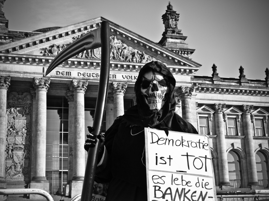 Occupyberlin Der Tod Und Dem Deutschen Volke Von S Kohlmann Galerie Heise Foto