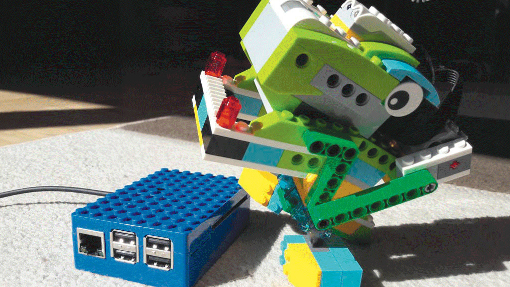 Spielzeug-Roboter mit dem Raspberry Pi steuern | c't Magazin