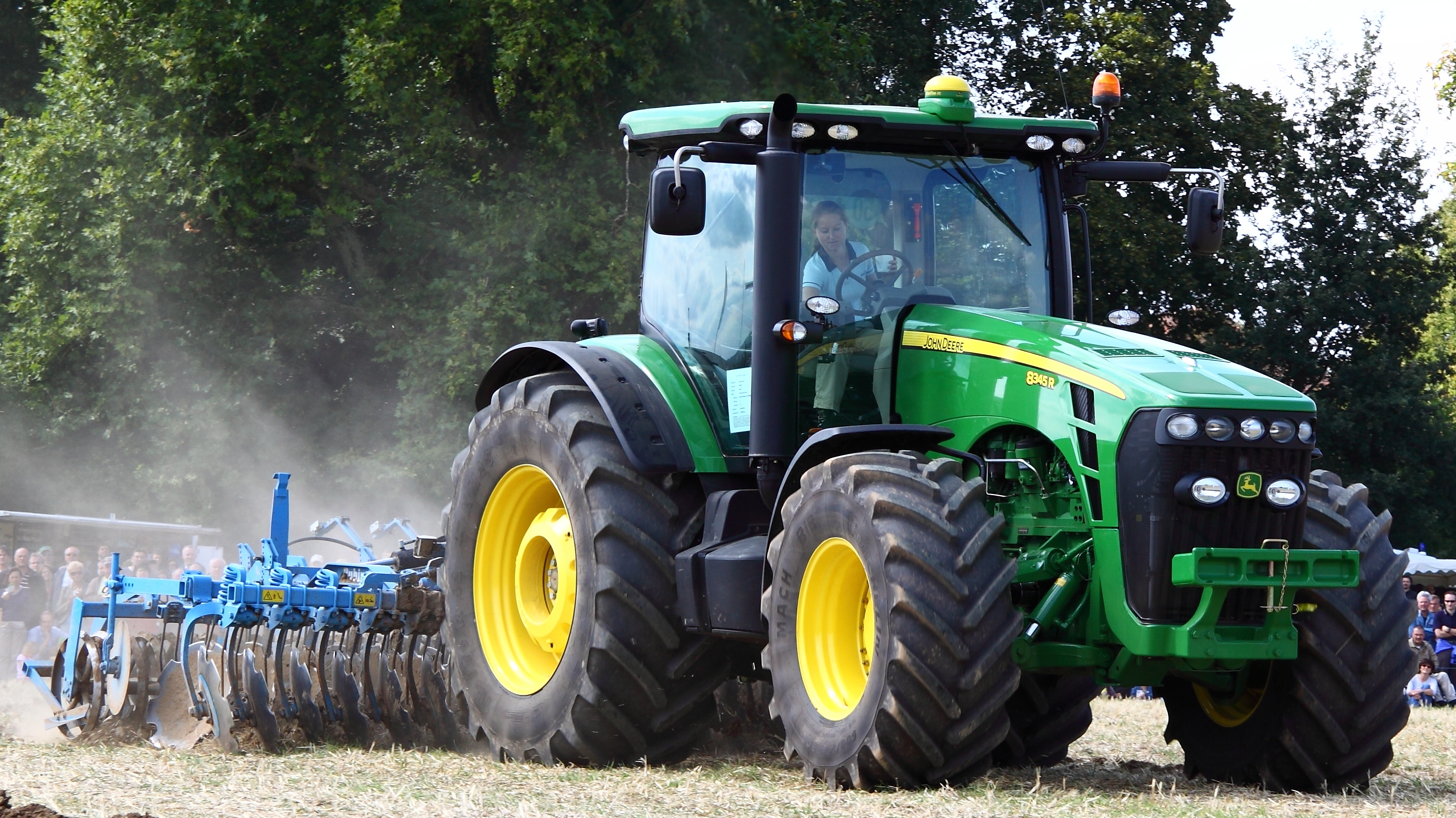Finger weg von deinem eigenen Traktor: John Deere wehrt sich gegen  "Traktor-Modding" | heise online