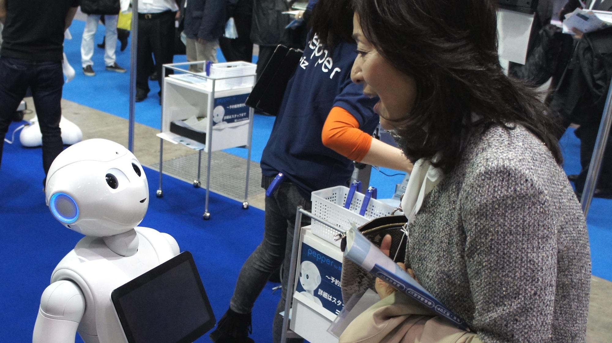 Robotik-Messe iREX: Roboter für Japans alternde Gesellschaft | heise online