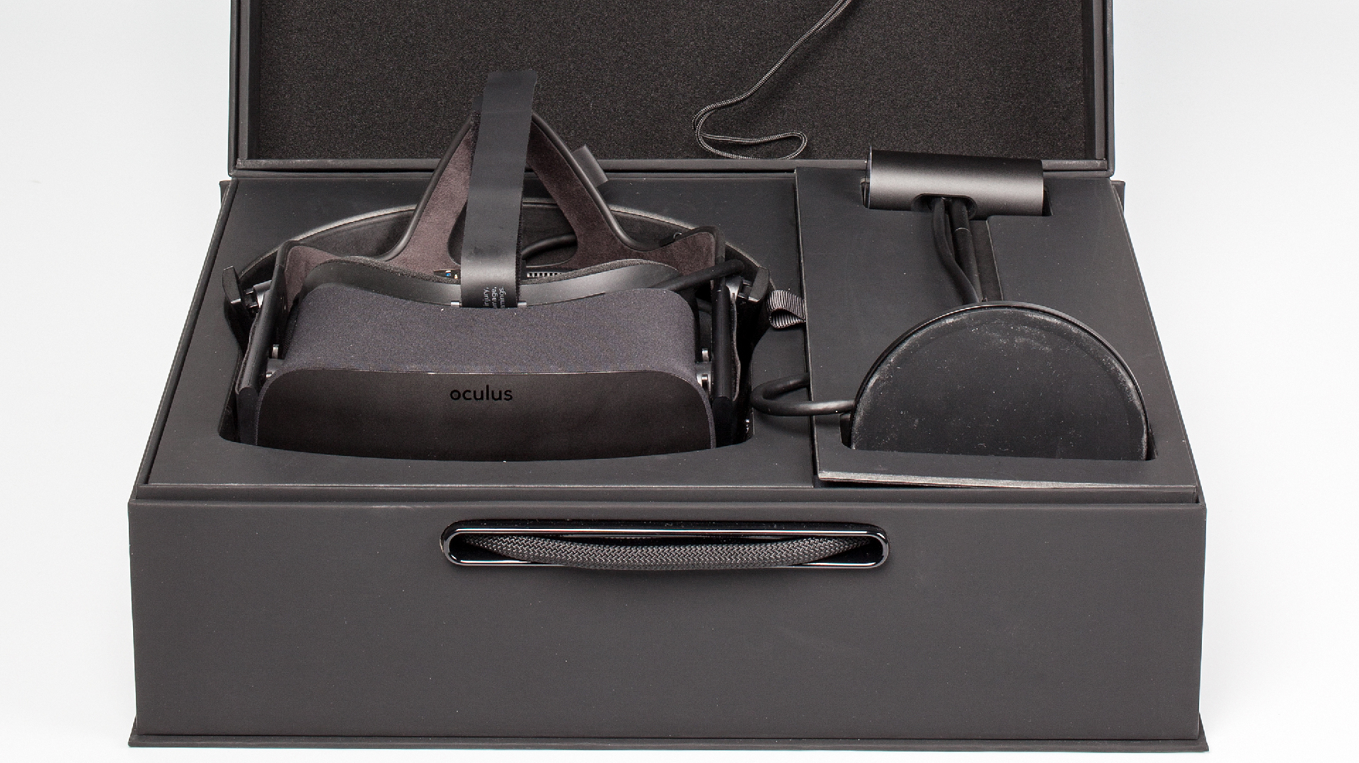 Oculus Rift ist da: Mehr Software als angekündigt | heise online