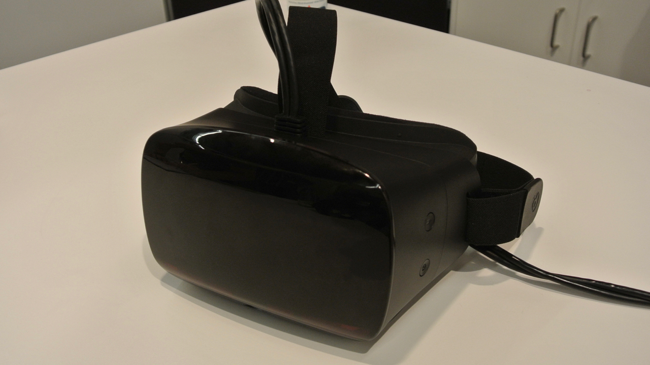 AOC stellt günstige Steam-kompatible VR-Brille vor | heise online
