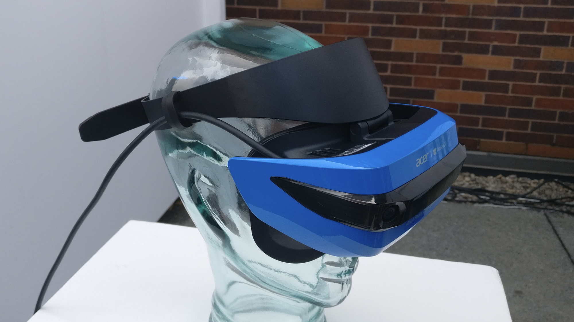 Acer Windows Mixed Reality: Die VR-Brille kurz ausprobiert | heise online