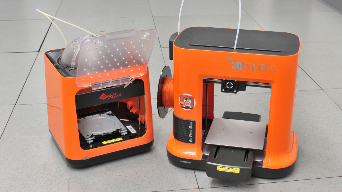 Ausprobiert: Kleine und günstige 3D-Drucker von XYZprinting | heise online