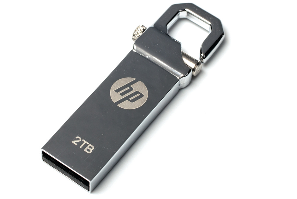 Verdächtige USB-Sticks mit "2 Terabyte" bei Amazon: Fälschungen entlarven,  Datenverluste vermeiden | heise online