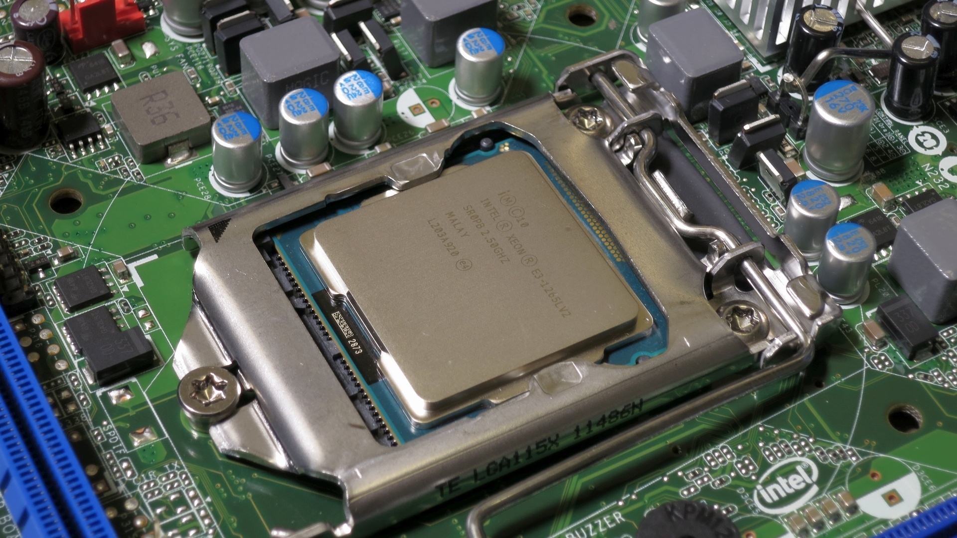 Intel plant 8-Kern-CPU für LGA1151v2 | heise online