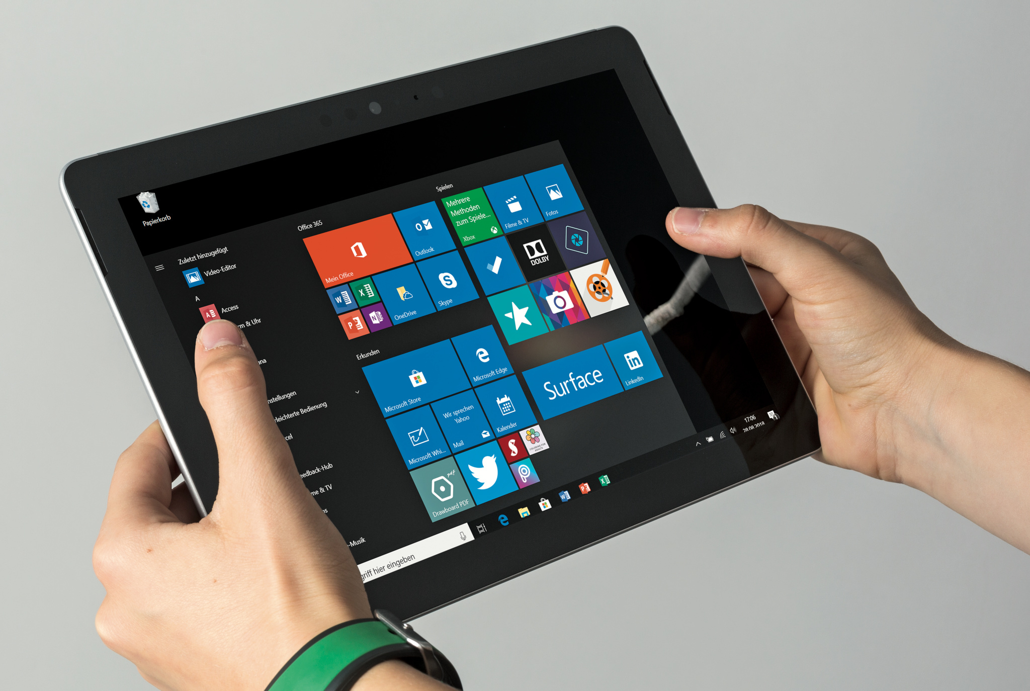 Microsoft Surface Go: Tablet mit Windows 10 und 3:2-Display | heise online