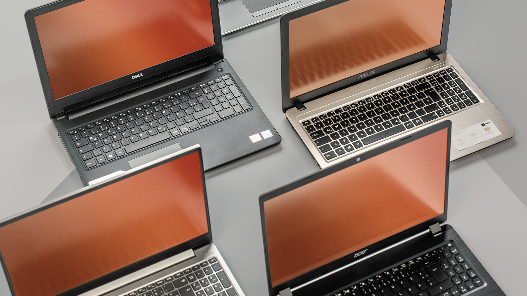 15,6-Zoll-Notebooks um 600 Euro mit Quad-Core, SSD und mattem Bildschirm |  heise online