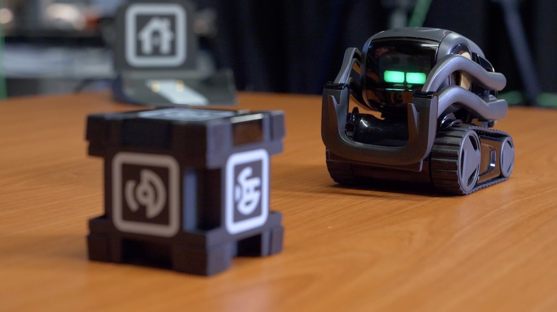 Anki Vector: Autonomer Mini-Roboter mit Charme und eigenem SDK im Test |  heise online