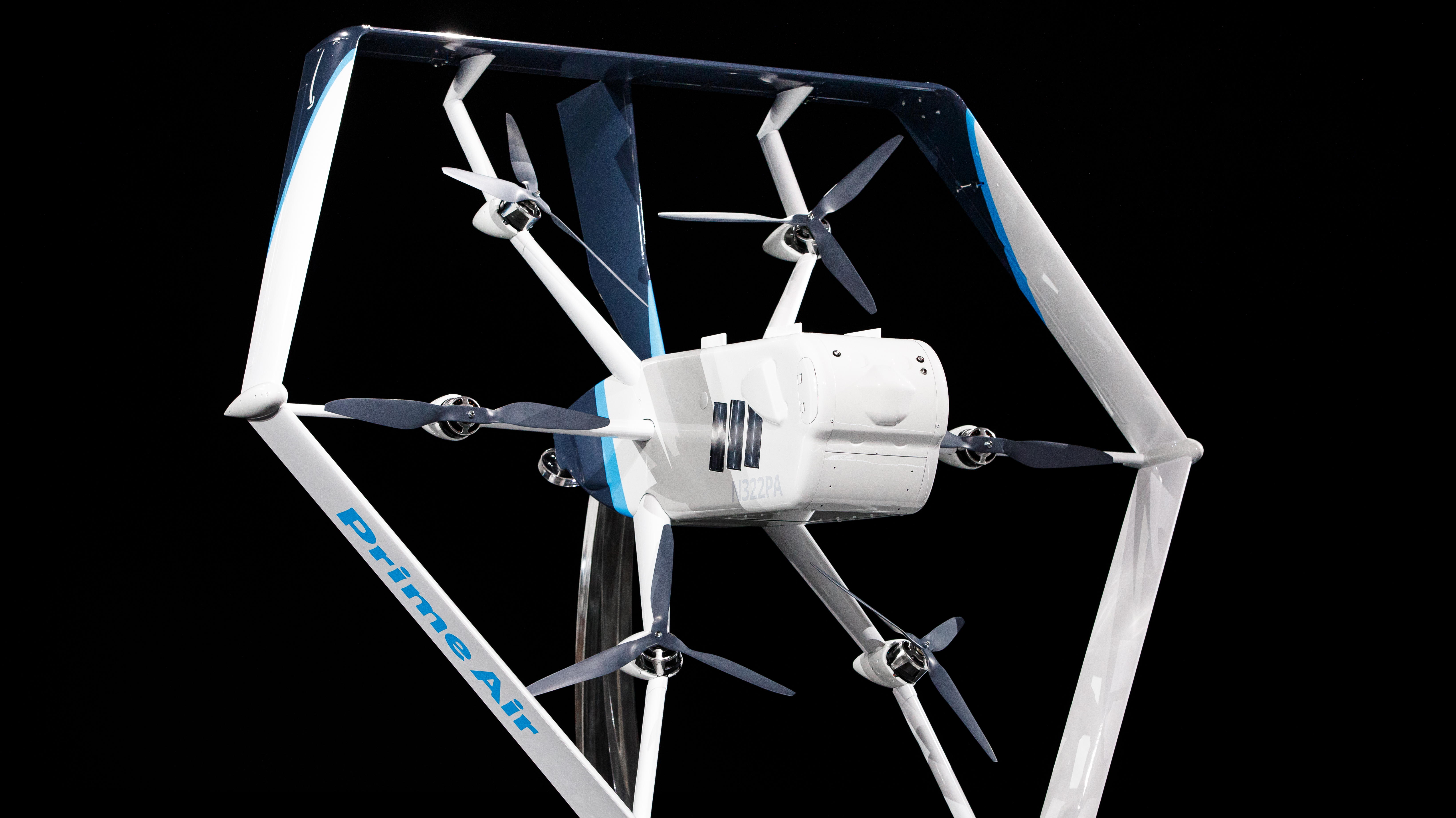 Prime Air: Amazon will in wenigen Monaten per Drohne ausliefern | heise  online