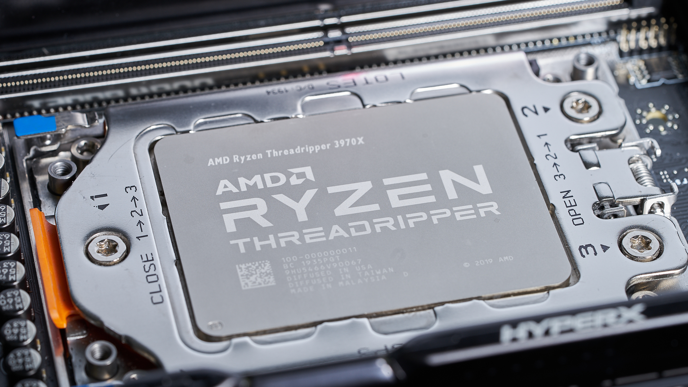 Ryzen Threadripper 3990X: AMD schiebt 64-Kern-Prozessor nach | heise online