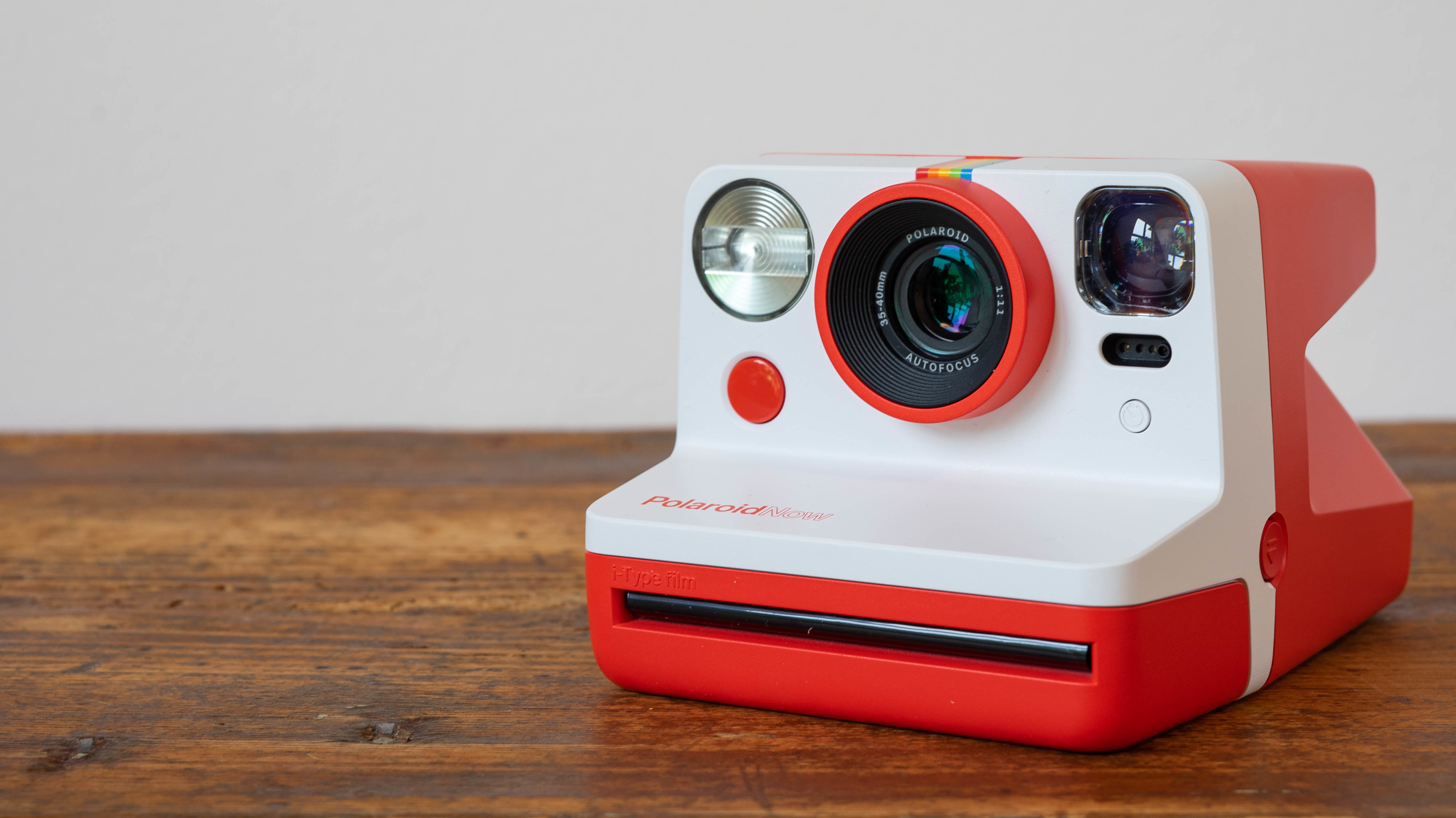 Sofortbildkamera Polaroid Now im Test: Klassiker-Spross mit  Doppelbelichtung | heise online
