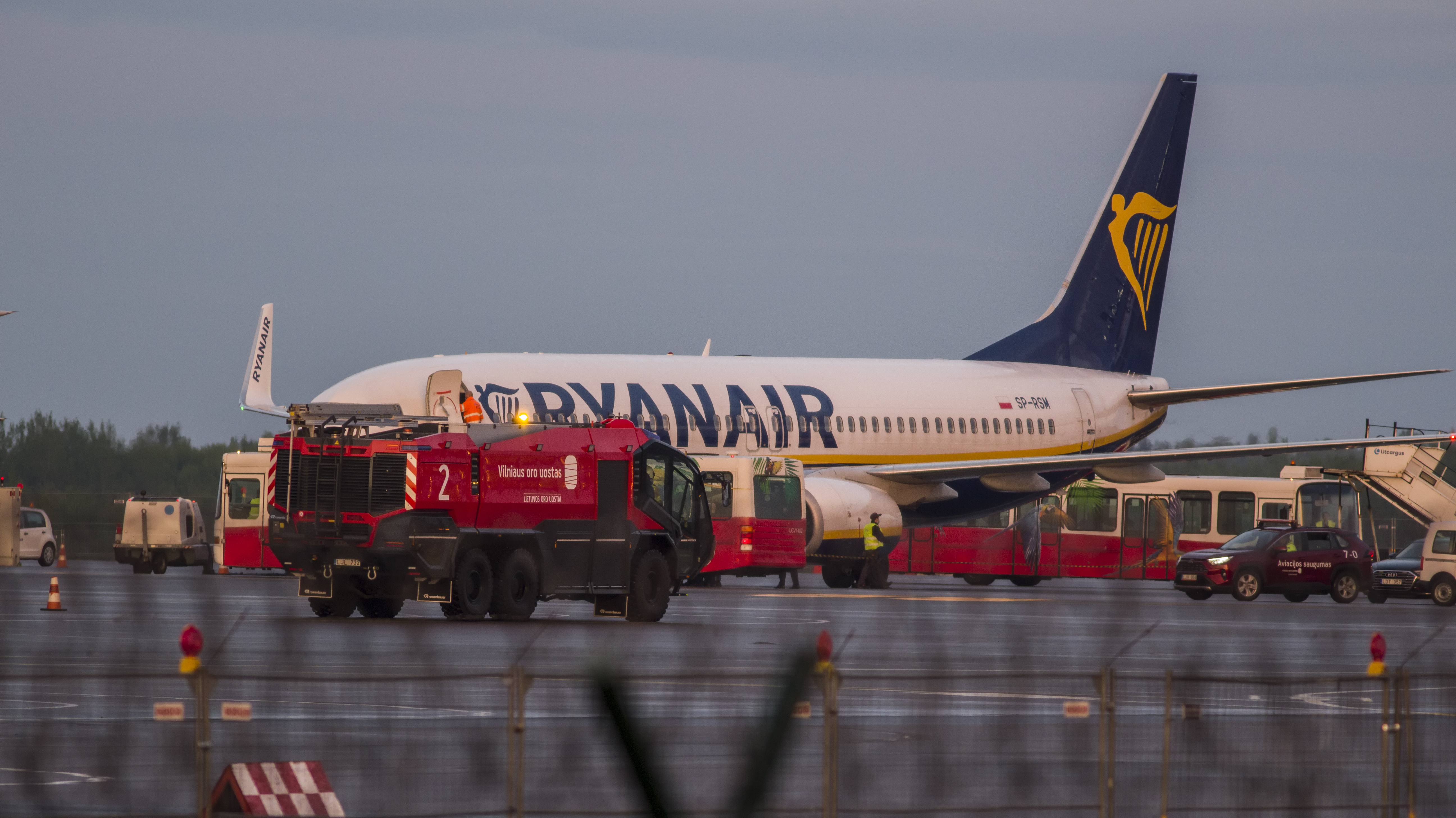 Belarus Mail Mit Bombendrohung Erst Nach Erzwungener Flugzeugumleitung Gesendet Heise Online