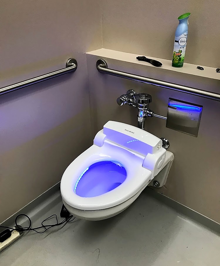 Smarte Toiletten machen den Gesundheitscheck – per Kotprobe und Analscan |  heise online