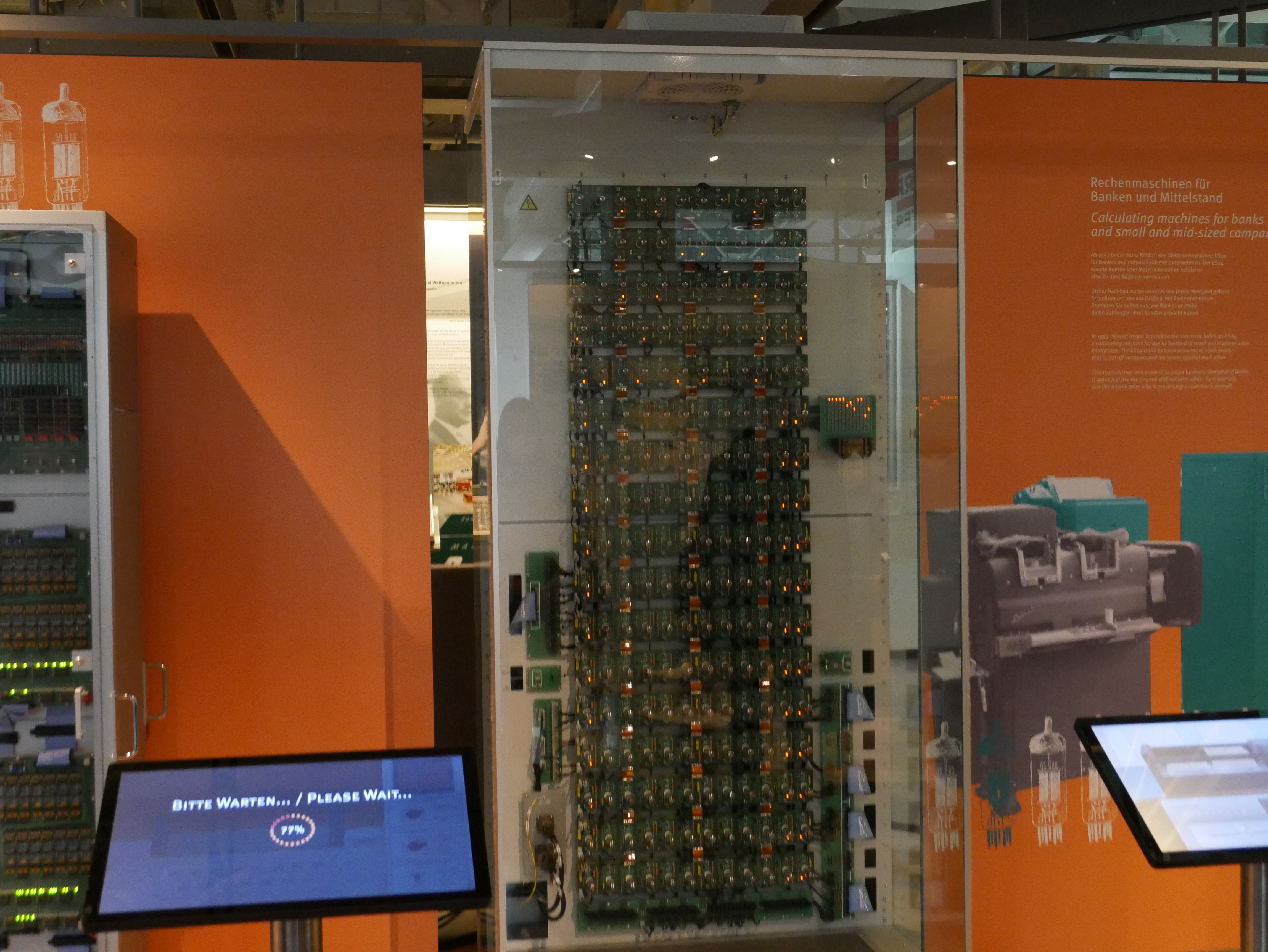 Heinz Nixdorf Museumsforum: Zum Geburtstag ein neuer alter Rechner | heise  online