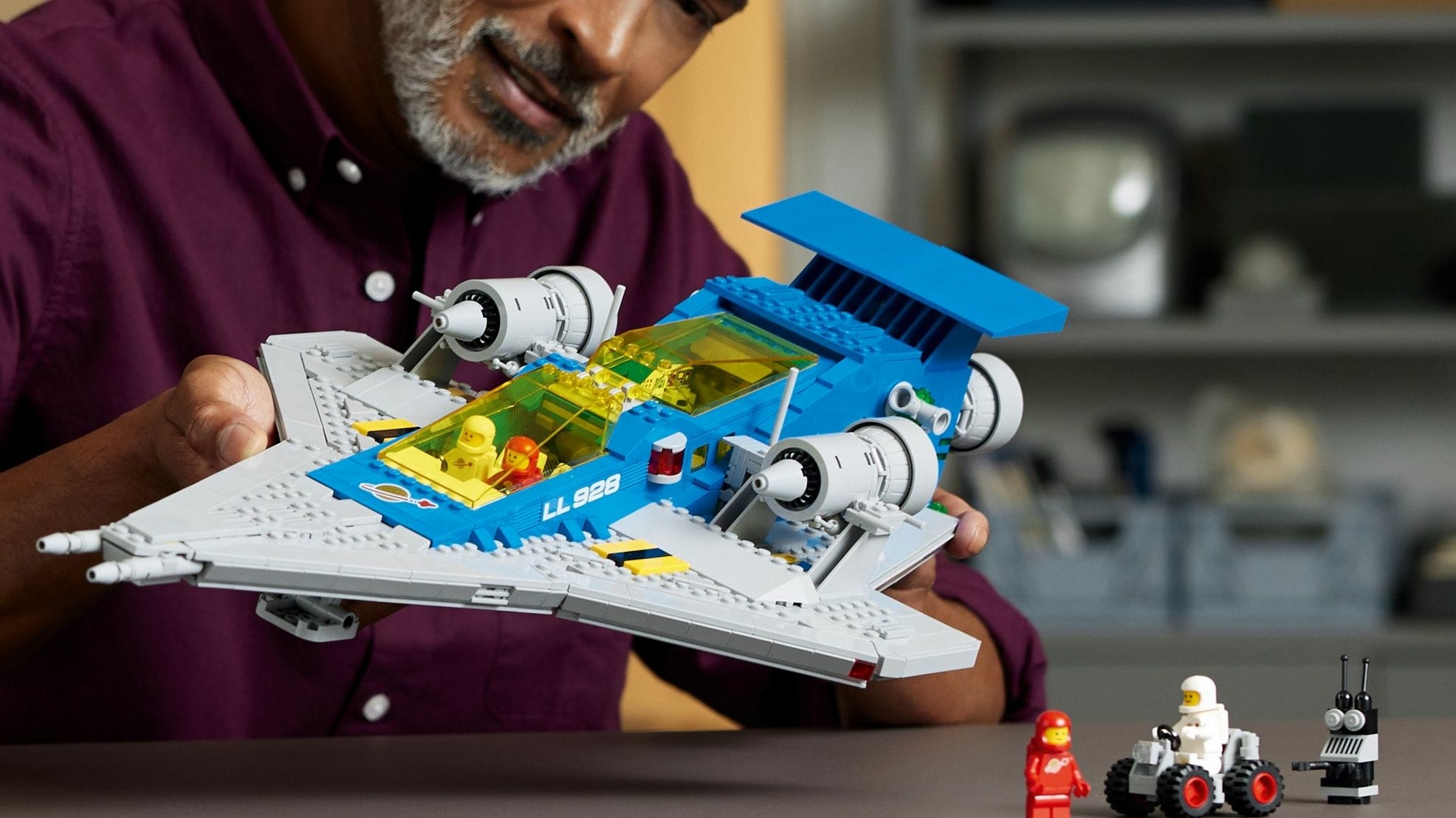 Lego bringt Retro-Raumschiff Galaxy Explorer zurück | heise online