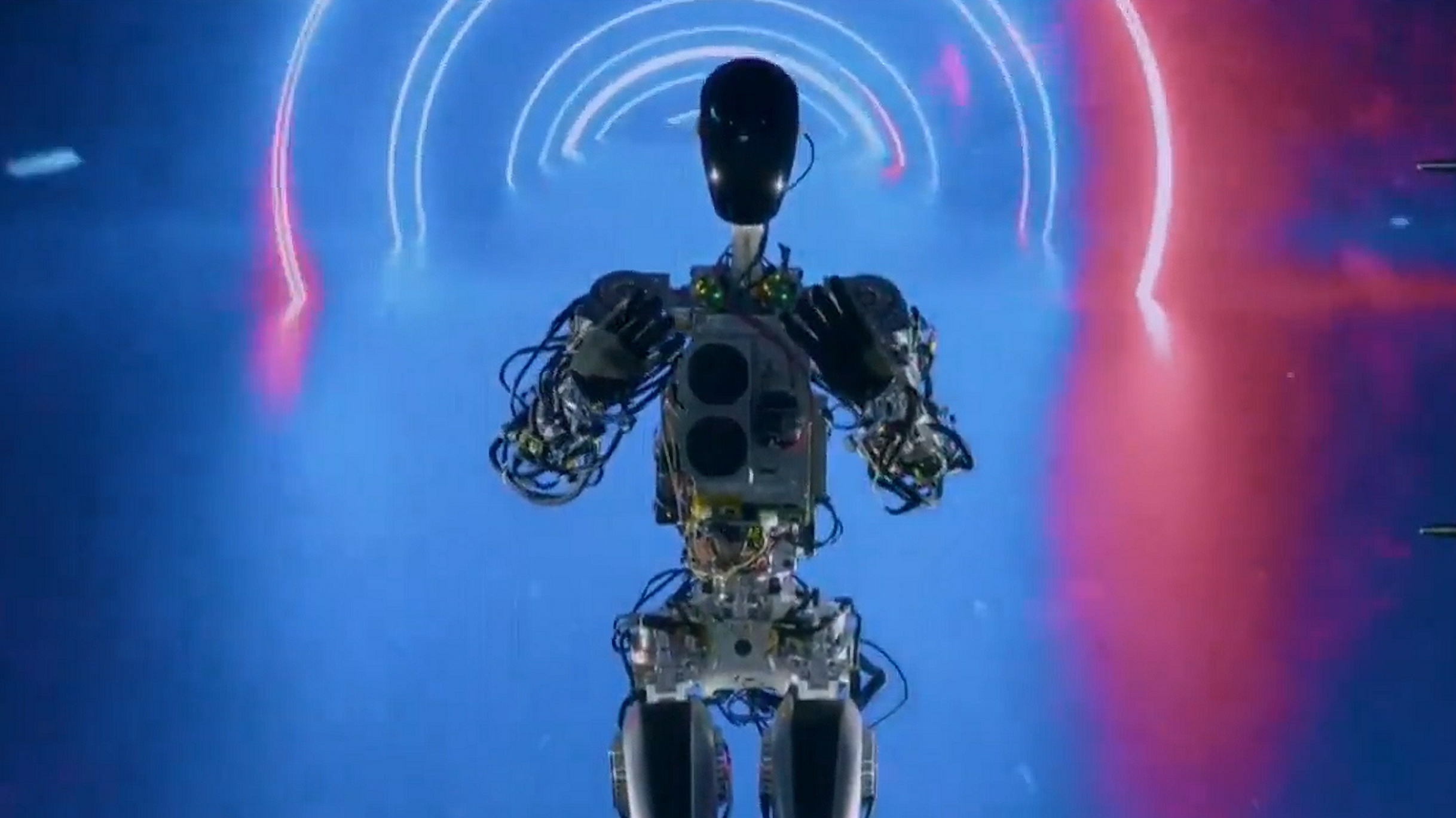 Tesla stellt humanoiden Roboter "Optimus" vor | heise online