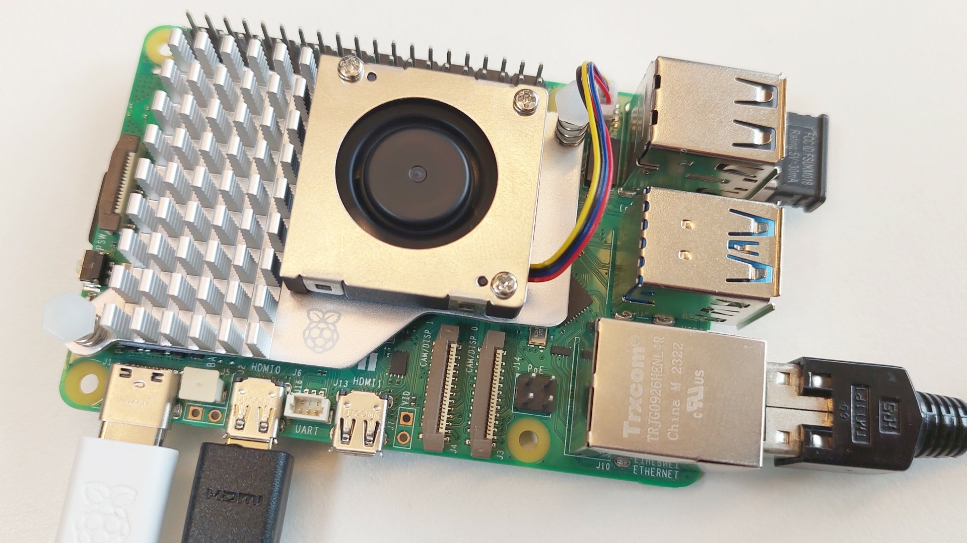 Raspberry Pi 5: Mehr Benchmark-Werte, Infos zu SSD-Adapter und  Ethernet-Speisung | heise online