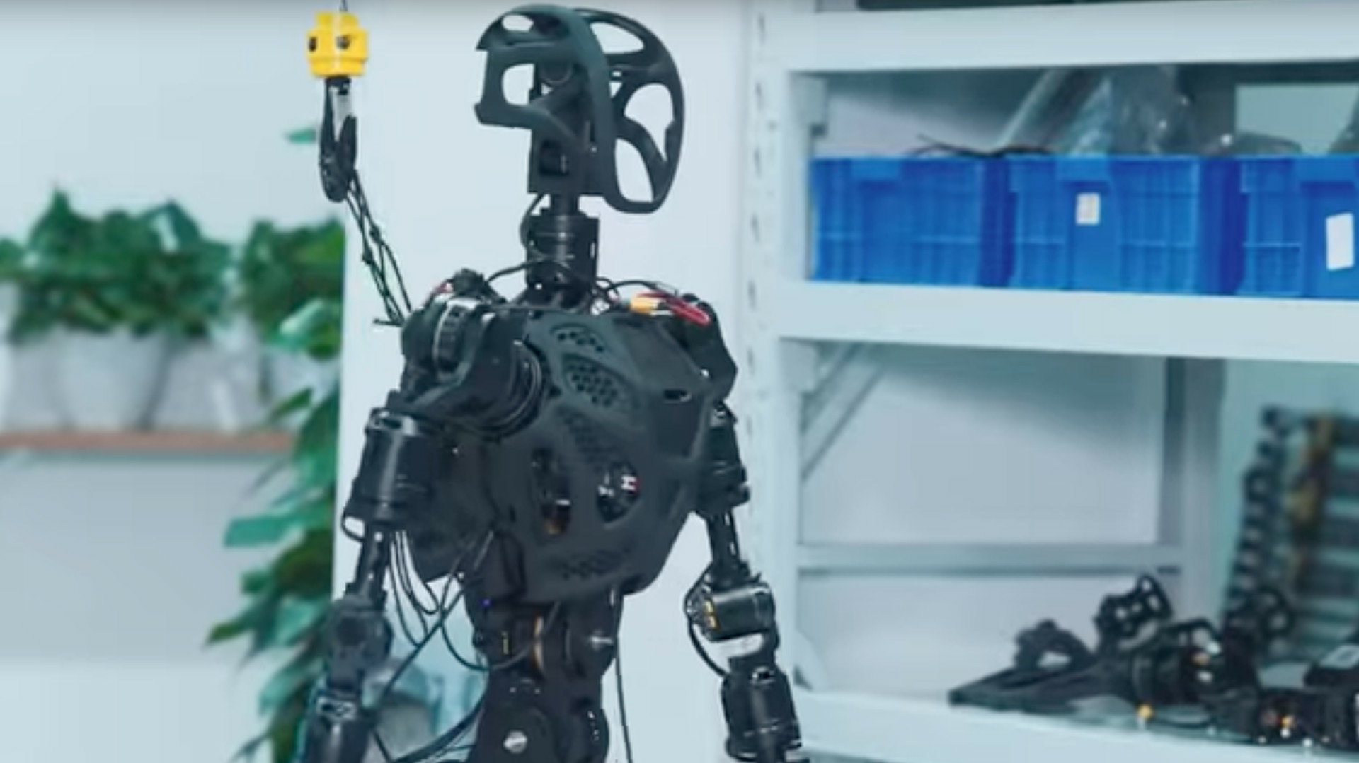 China will ab 2025 humanoide Roboter in Massen produzieren | heise online
