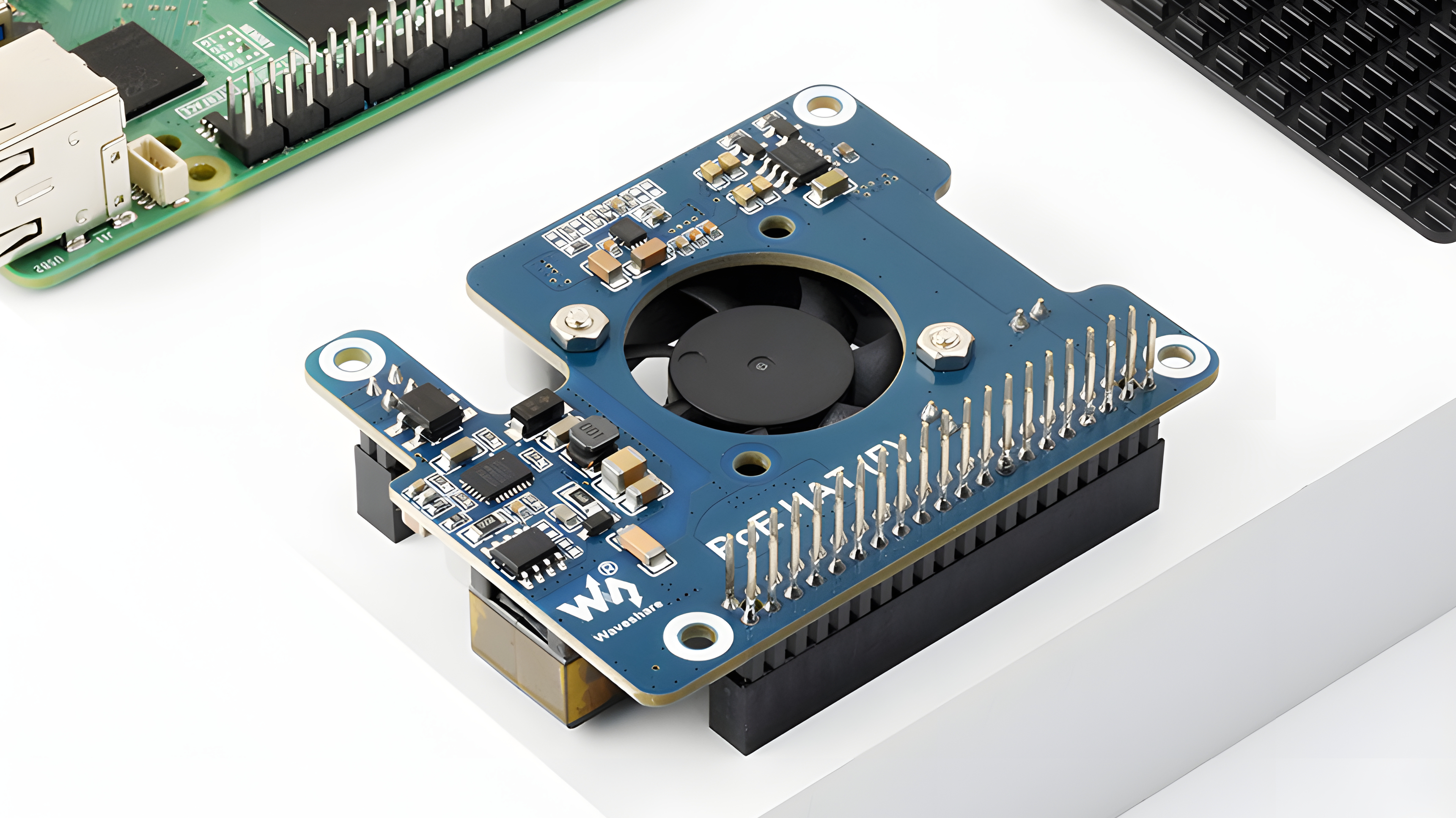 Raspberry Pi 5: Kühlkörper, Lüfter und PoE in einem Adapterkit | heise  online