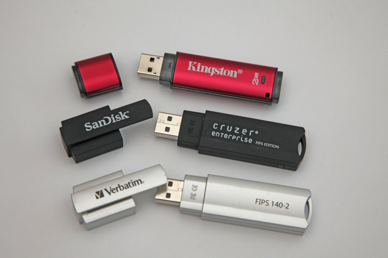 NIST-zertifizierte USB-Sticks mit Hardware-Verschlüsselung geknackt | heise  online