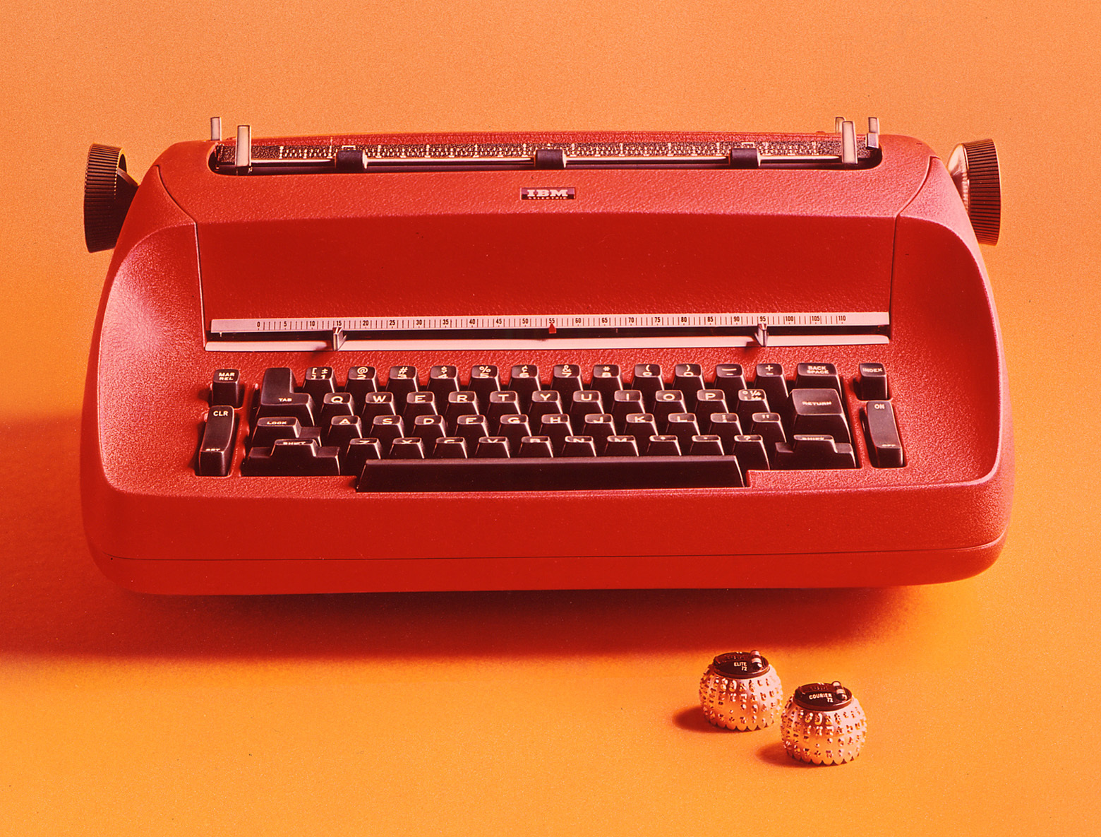 Vor 50 Jahren: IBM stellt Kugelkopfschreibmaschine Selectric vor | heise  online